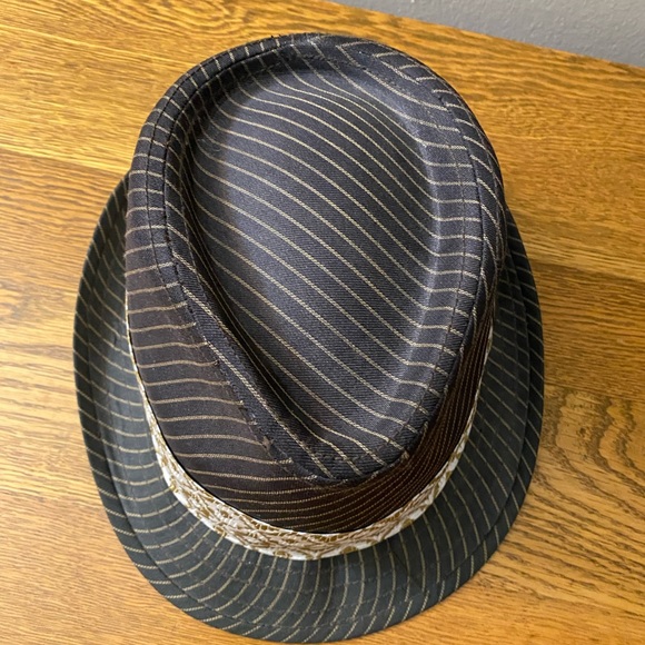 Goorin Brothers brown striped fedora. Size medium new condition. - Picture 3 of 6